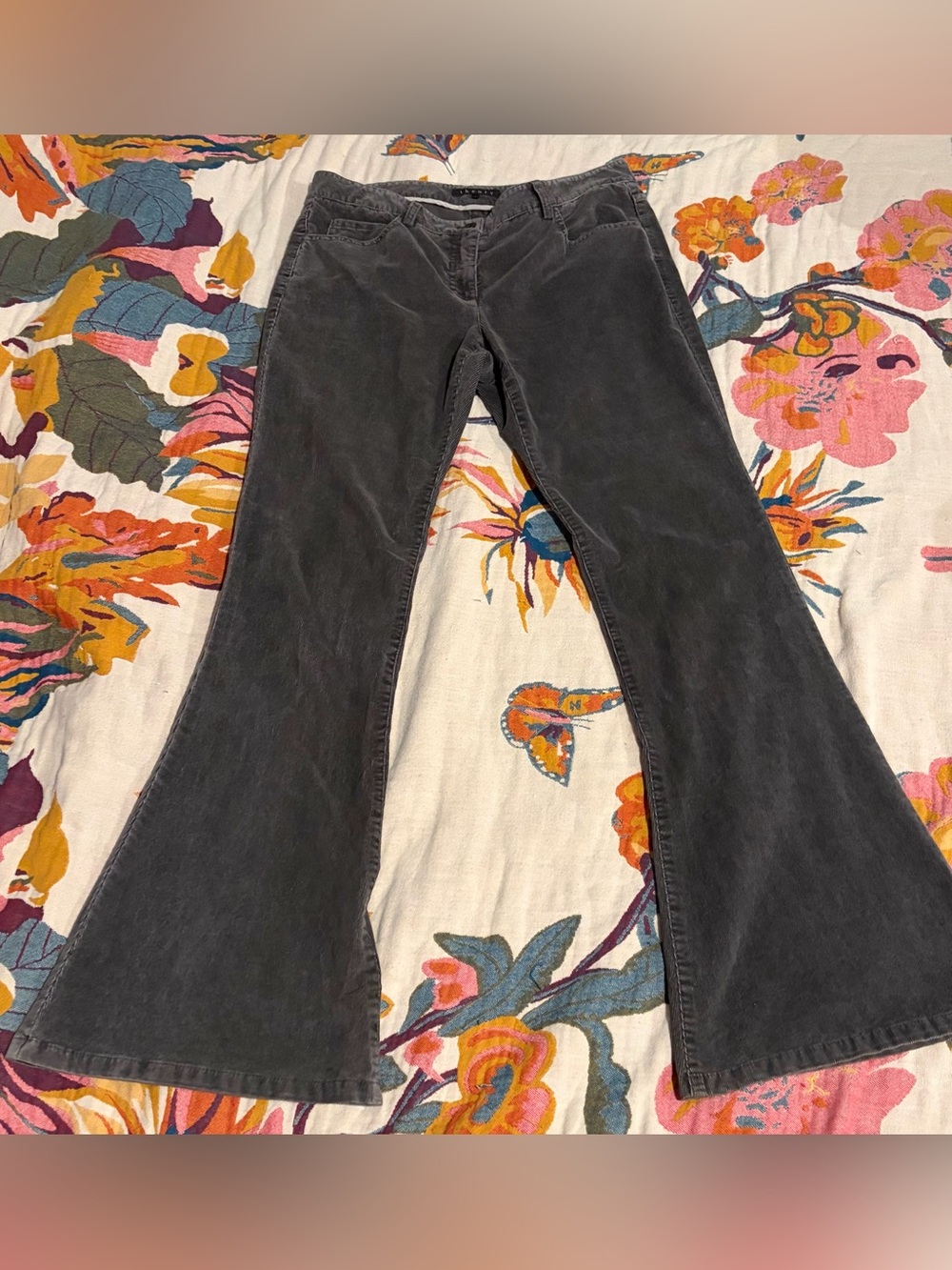 Theory Women's Flare High Waisted Pants in Corduroy Charcoal Gray - Size 8